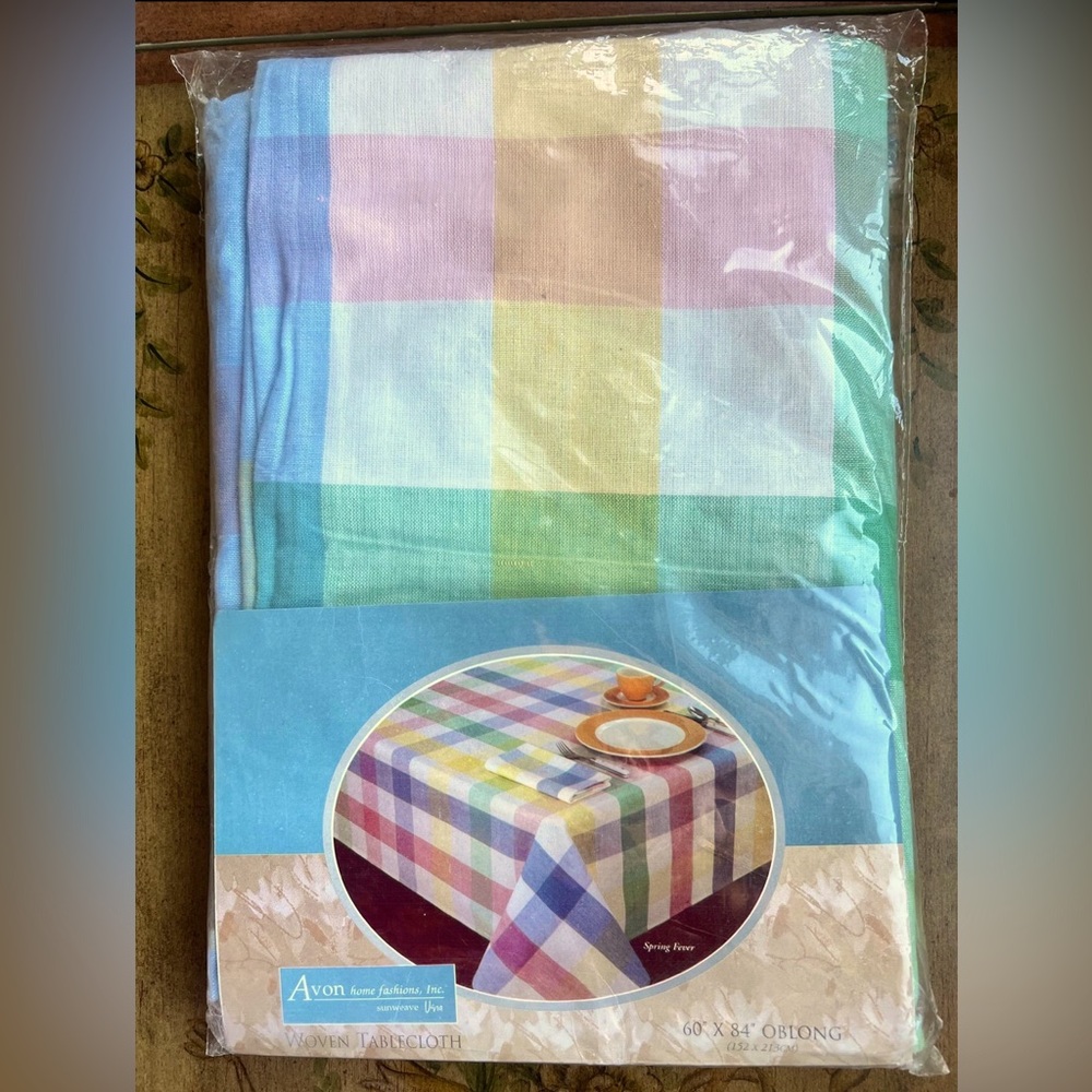 NEW Vintage Plaid Tablecloth